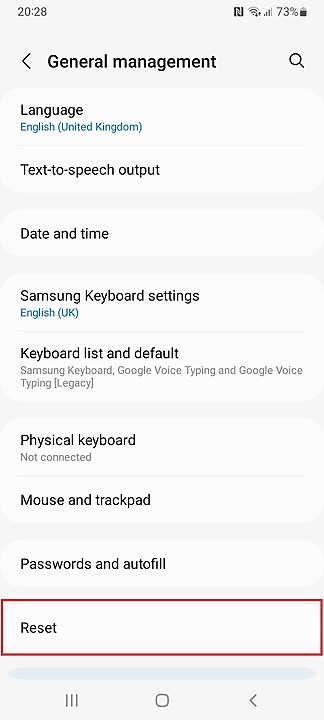 Samsung One UI 7 showing the reset opton highlighted with a red box.